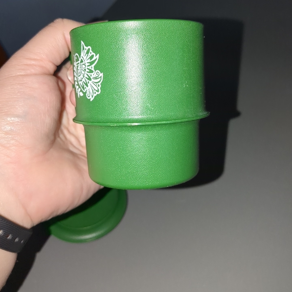 Vintage Green Tupperware Mugs with dove Design Christmas - Picture 9 of 9